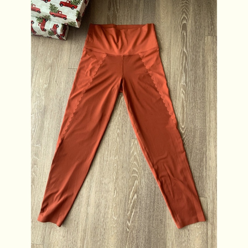 Aerie Scalloped Leggings Size Large